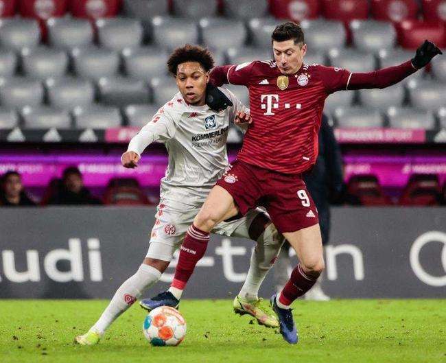 法兰克福客场逆转柏林赫塔，状态回暖